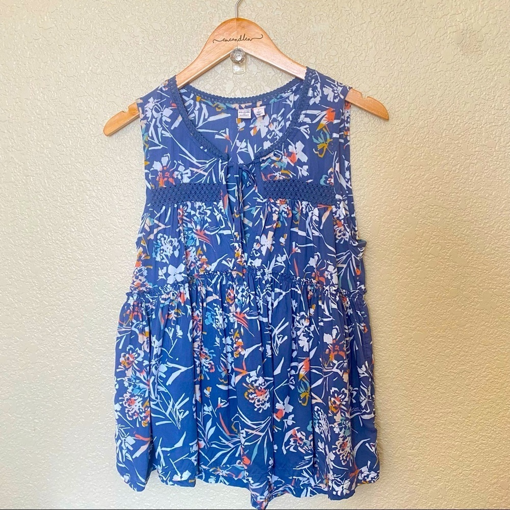 Melrose & Market sleeveless shirt empire waist tank top blue floral small